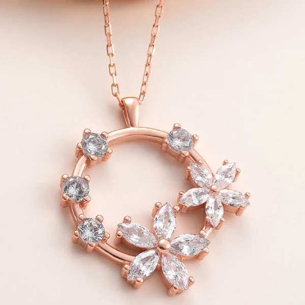 New Fashion Elegant Rose Gold And White Flower Women’s Necklace